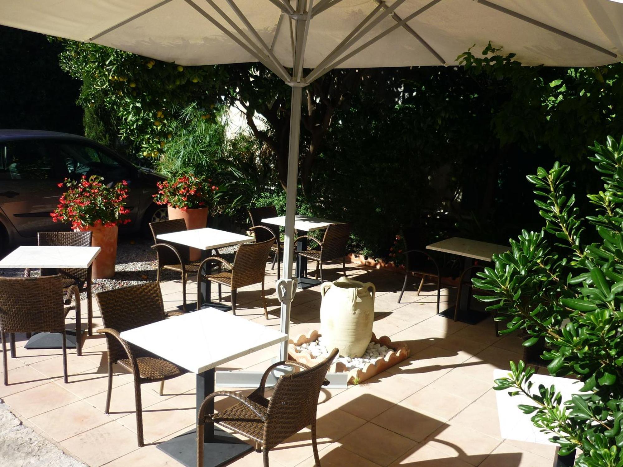 Hotel La Marjolaine Juan-les-Pins Exterior foto