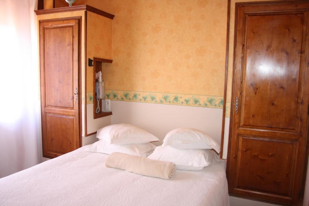 Hotel La Marjolaine Juan-les-Pins Zimmer foto